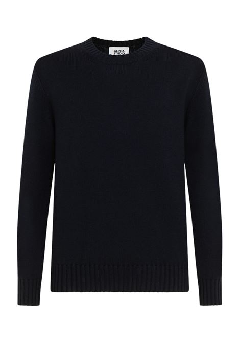 Urban crew neck in 4-thread merinos. Garment fits true to size, buy regular size. Ribbed collar, knit bottom and cuffs. Regular fit. ALPHA STUDIO |  | AU-3030C1001